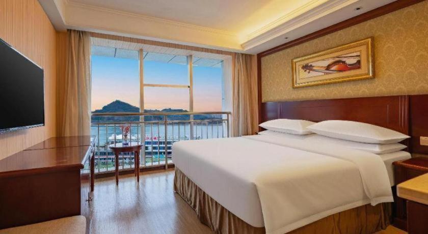 Yichang Vienna Hotel Wanda Branch Zewnętrze zdjęcie