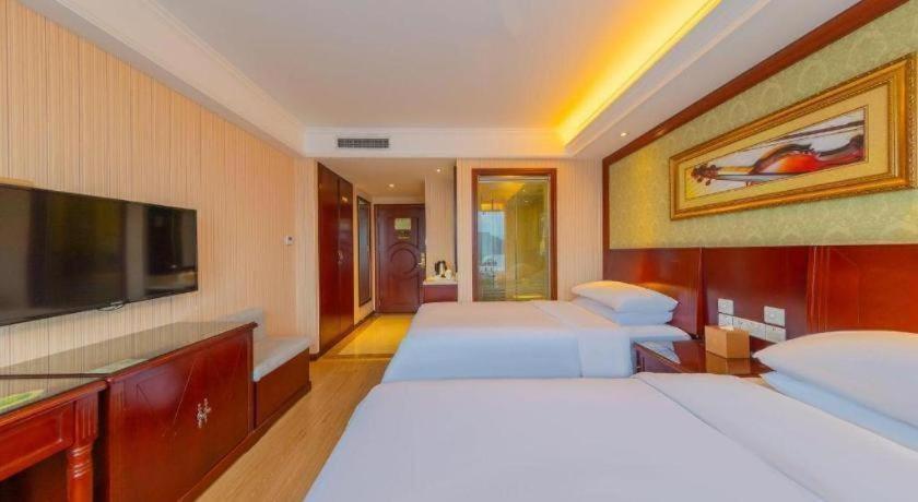 Yichang Vienna Hotel Wanda Branch Zewnętrze zdjęcie